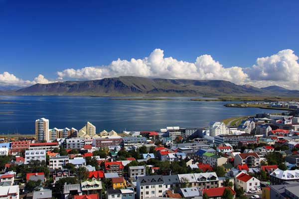 Для первого знакомства с Исландией самое удачное место это Рейкьявик.
