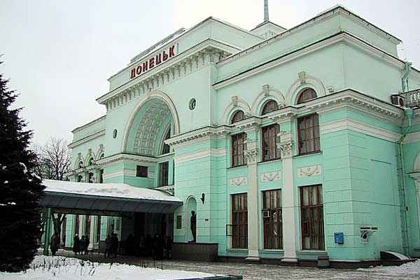 Фотография. Не кликабельно. Каким-то неказистым показался нам вокзал.