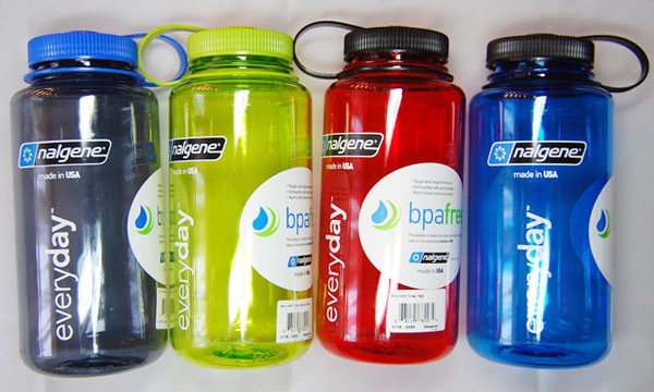Наибольшую известность получила американская фирма «Nalgene» специализирующаяся на выпуске бутылок для спортсменов.