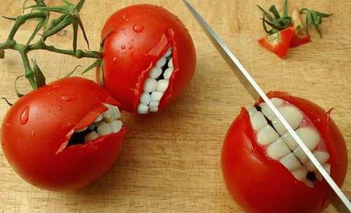 Фотография. Не кликабельно. Помидоры могут кусаться.