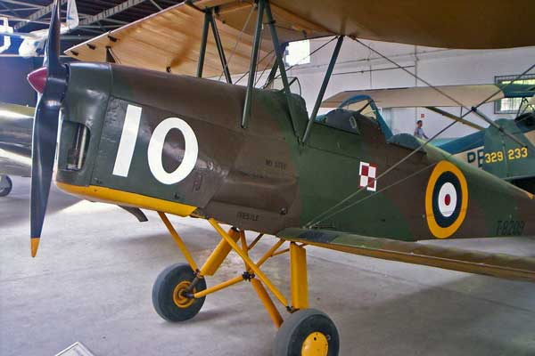 Историю польского самолетостроения рассказывает музей авиации.