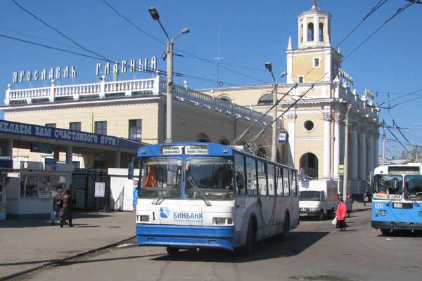Все виды наземного городского транспорта присущи Ярославлю.