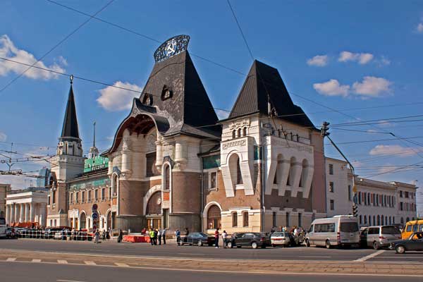 Из Москвы от Ярославского вокзала отправляются поезда в Ярославль.