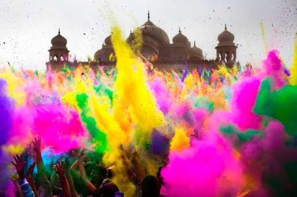 В Индии даже цвета цветнее