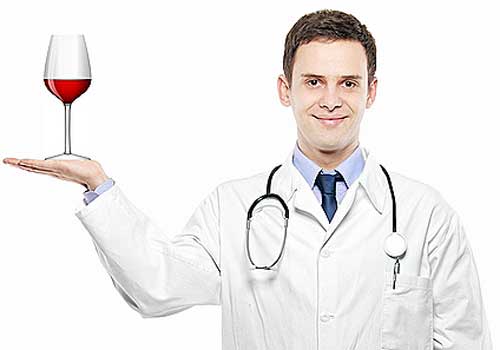 Потребление красного вина является прекрасным профилактическим средством от заболеваний сосудов.