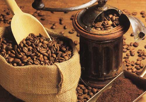 Натуральным является кофе в зёрнах, а также молотый.