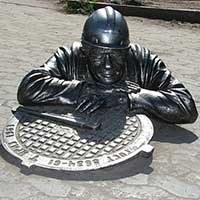 Памятник Сантехнику.