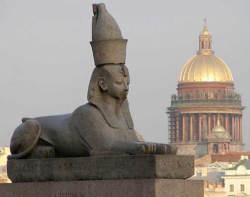 Фотография. Не кликабельно. Дух древнего Египта хранят в себе сфинксы.