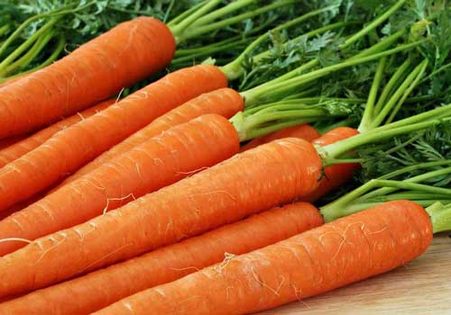 А как полезен такой привычный всем овощ, как морковь! В нём 59 всяческих полезных веществ.