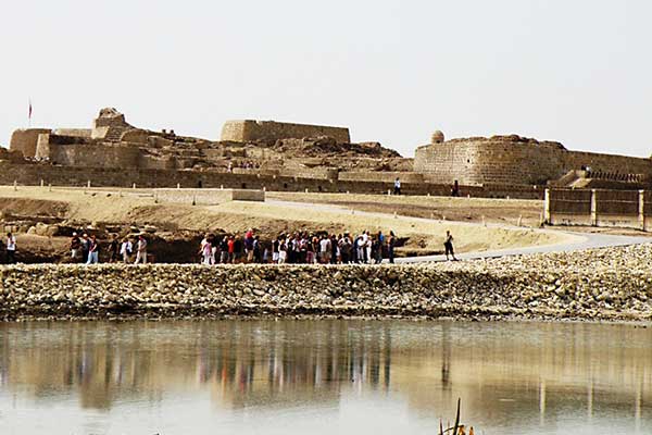 Значимым историческим памятником города Манама является форт Калат-Аль-Бахрейн.