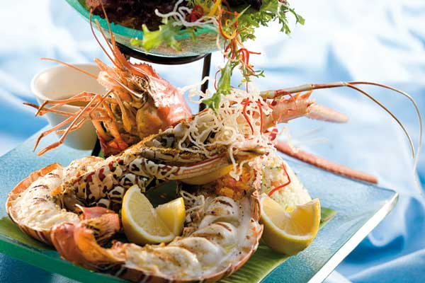 Фотография. Не кликабельно. На индийской и китайской кухнях основывается кухня Мальдив.