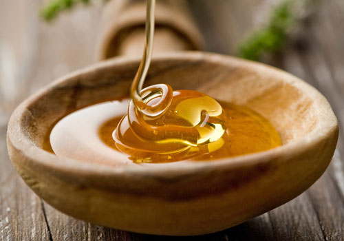 Пчелиный мёд является не только вкусным лакомством, это ещё и очень полезный, богатый питательными веществами продукт.