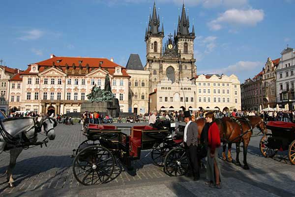 Легендарное место Кракова - Староместская площадь.