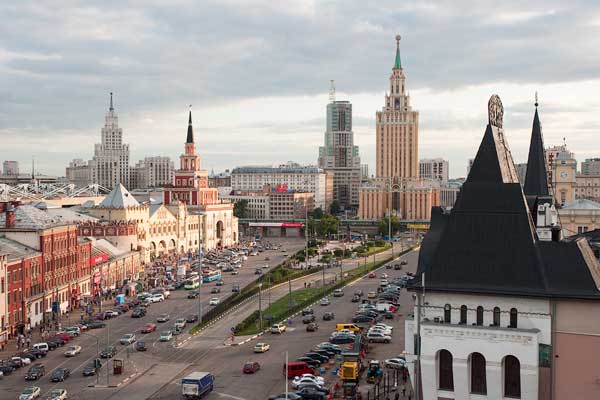Фотография. Не кликабельно. Площадь Трёх вокзалов находиться в нескольких минутах ходьбы.