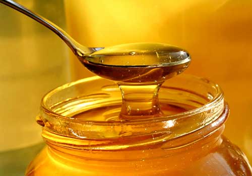 После каждого приёма пищи, через 5-10 минут сойдет съесть столовую ложку мёда и запить стаканом воды без газа.