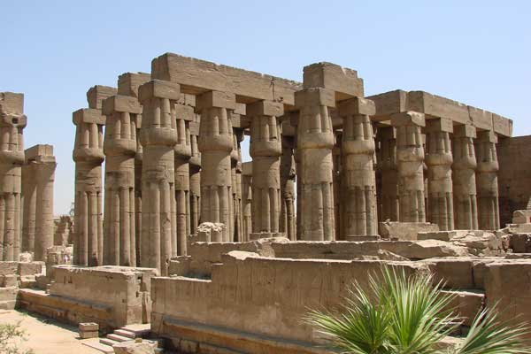 Луксорский храм является самым величественным.