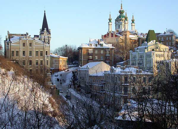 Фотография. Не кликабельно. Андреевский спуск одна из визитных карточек города.