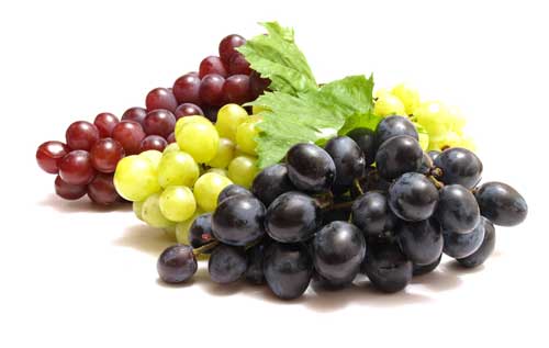 При выборе винограда, по возможности следует останавливаться на чистом, лишенном пестицидов продукте, для разнообразия можно сочетать несколько сортов.