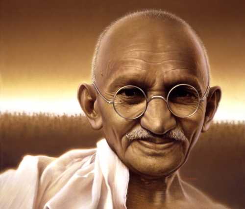 Знаменитые «Виндзорс» - незаменимый аксессуар Махатмы Ганди.