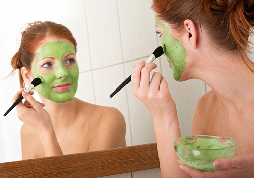 Воспаление с раздраженной кожи поможет снять укропная маска.