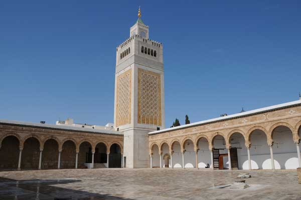 В 114-732 н.э. была построена Мечеть Оливкового Дерева.